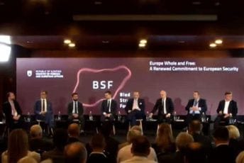 Ivanović: Nisam čuo da je Brisel izrazio zabrinutost zbog prosrpskih stranaka u Vladi, Makovec: Spremamo se za proširenje 2030. Ivanović: Nisam čuo da je Brisel izrazio zabrinutost zbog prosrpskih stranaka u Vladi, Makovec: Spremamo se za proširenje 2030.