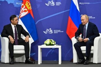 Putin poručio Vulinu: Prenesite pozdrav predsjedniku Vučiću, čekamo ga Putin poručio Vulinu: Prenesite pozdrav predsjedniku Vučiću, čekamo ga