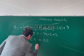 (VIDEO) Kurti pred novinarima krivo riješio matematičku jednačinu