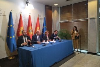 Joković o "Q" groznici: Možemo samo da je ublažimo, vakcina ne postoji, od Svjetske banke kredit od 15 miliona eura za postrojenje koje bi uništavalo proizvode životinjskog porijekla Joković o "Q" groznici: Možemo samo da je ublažimo, vakcina ne postoji, od Svjetske banke kredit od 15 miliona eura za postrojenje koje bi uništavalo proizvode životinjskog porijekla