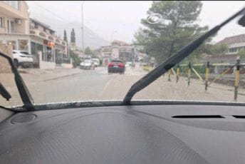 Putevi mokri, vidljivost smanjena: Vozite oprezno