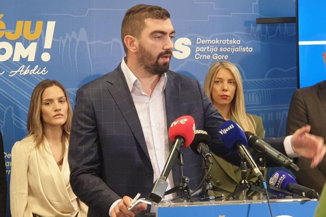 Za tri dana dva ubistva; Klikovac: Demokrate, imate li srama?