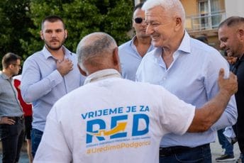 (FOTO / VIDEO) SEP s građanima City kvarta: Umjesto škole, vrtića i doma zdravlja imamo divlju deponiju, vrijeme je za red (FOTO / VIDEO) SEP s građanima City kvarta: Umjesto škole, vrtića i doma zdravlja imamo divlju deponiju, vrijeme je za red