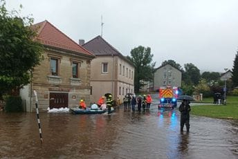 Poplave pogodile centralnu Evropu; Češki gradonačelnik: Turisti, odlazite, situacija je opasna