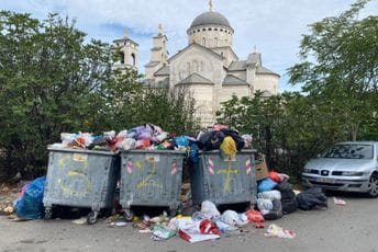 Stanić: Vlast u Podgorici se ubi od dokazivanja ljubavi prema SPC, a ovako izgleda “pogled” na Hram jutros Stanić: Vlast u Podgorici se ubi od dokazivanja ljubavi prema SPC, a ovako izgleda “pogled” na Hram jutros