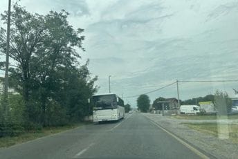 Roditelji đaka iz Zete nezadovoljni linijskim prevozom do Podgorice: Uvesti više školskih i redovnih autobusa Roditelji đaka iz Zete nezadovoljni linijskim prevozom do Podgorice: Uvesti više školskih i redovnih autobusa