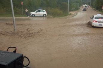 MUP izdao upozorenje povodom najavljenog nevremena: Mogući problemi usljed obilnih padavina