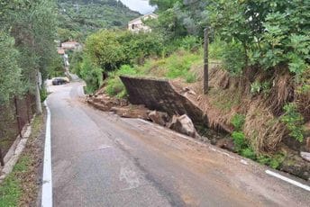 Kotor: Obrušio se zid na putu u Pržicama Kotor: Obrušio se zid na putu u Pržicama
