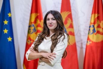 Dragović o Milatoviću: Svakodnevno simulira privrženost porodičnim vrijednostima, a na kraju ispoljiio muški šovinizam prema novinarki Dragović o Milatoviću: Svakodnevno simulira privrženost porodičnim vrijednostima, a na kraju ispoljiio muški šovinizam prema novinarki