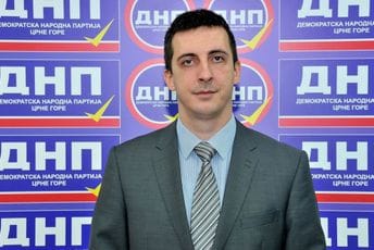 Sekulić podnio ostavku na sve funkcije: Kriv sam za današnju saobraćajnu nezgodu, pokušaću da naučim iz ove situacije Sekulić podnio ostavku na sve funkcije: Kriv sam za današnju saobraćajnu nezgodu, pokušaću da naučim iz ove situacije