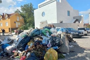 Mještani apeluju na radnike ,,Čistoće“ da što hitnije uklone divlju deponiju