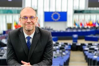 Još jedan europoslanik o smjeni Mandića: Povesti računa da li Crna Gora zastupa evropske ili vrijednosti bliske Ratku Mladiću