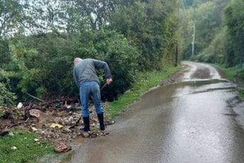 Bar: Uklanjaju posljedica nevremena širom opštine