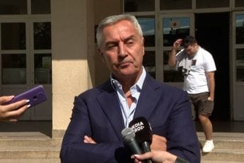 Đukanović: Šta i da sam pjevao "jači smo od Srbije"?