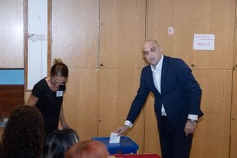 Abdić: Nadam se da će svi prihvatiti rezultate izbora onako kako treba Abdić: Nadam se da će svi prihvatiti rezultate izbora onako kako treba