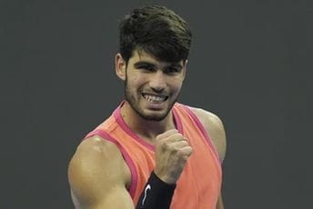 Alkaras prvi finalista Rolan Garosa