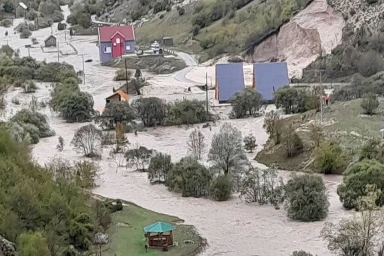 (VIDEO) Nevrijeme i u Šavniku, izlile se rijeke Komarnica i Grabovica; Jakić: Ogromna je šteta (VIDEO) Nevrijeme i u Šavniku, izlile se rijeke Komarnica i Grabovica; Jakić: Ogromna je šteta