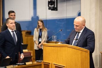 Nurković: Mandić po svom nahođenju usvojio logo Skupštine, nijesmo učestvovali u tome