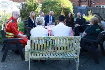 Prva javna posjeta princa Vilijama i princeze Kejt od završetka njene hemoterapije Prva javna posjeta princa Vilijama i princeze Kejt od završetka njene hemoterapije