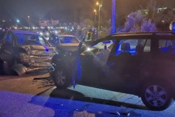 Ulcinj: Dvije osobe povrijeđene u sudaru dva automobila Ulcinj: Dvije osobe povrijeđene u sudaru dva automobila