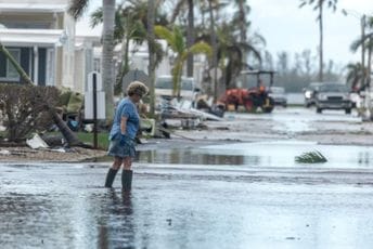 Uragan Milton pustoši Floridu: Raste broj mrtvih, registrovano 20 tornada, mnoga naselja poplavljena