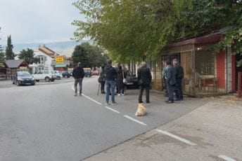 Mještani Bogetića protestuju u Ljeskovom dolu: Iskopane nove jame za eutanazirane krave? Mještani Bogetića protestuju u Ljeskovom dolu: Iskopane nove jame za eutanazirane krave?