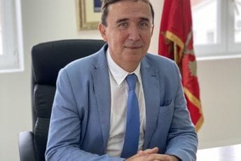 Lakušić: Vodovodna preduzeća ne smiju distribuirati vodu za piće bez dozvole Lakušić: Vodovodna preduzeća ne smiju distribuirati vodu za piće bez dozvole