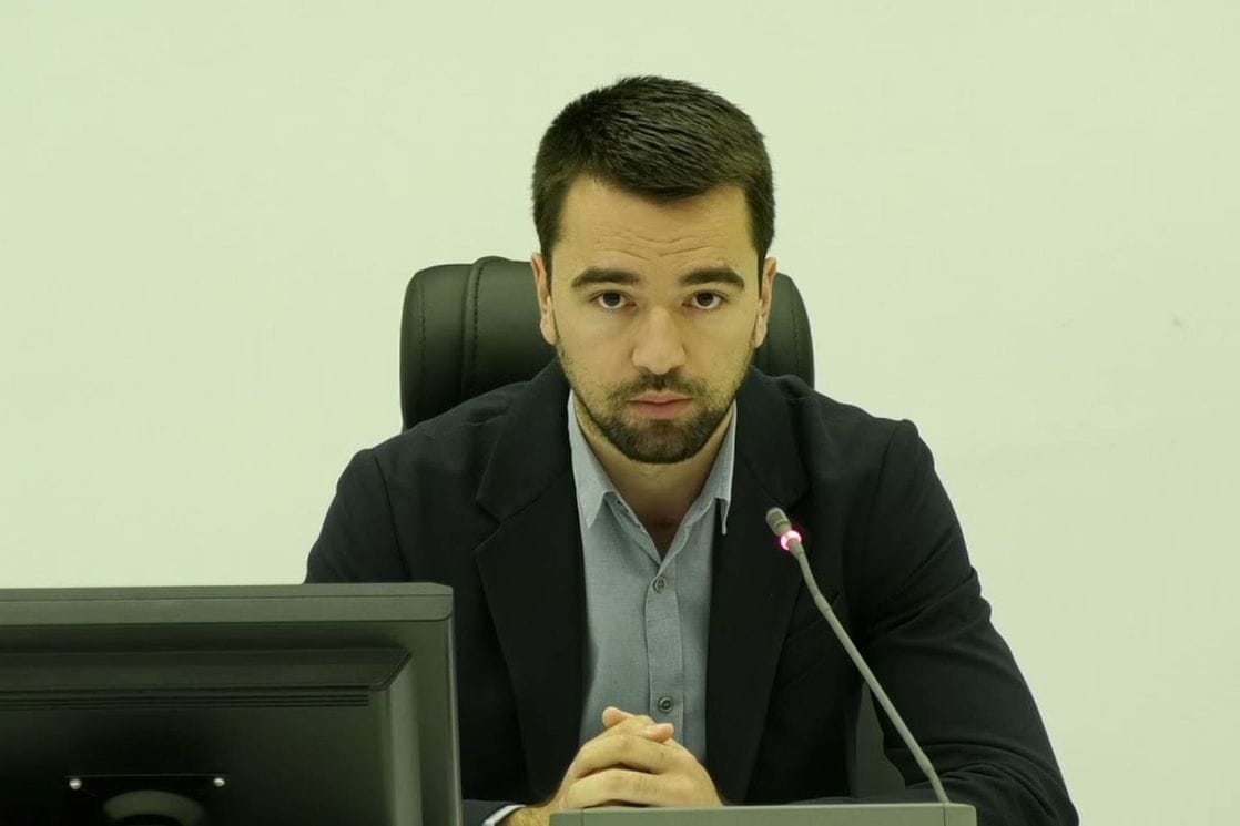 Kralj pita Milovića: Zašto Opština Budva mjesecima opstruiše ulaganje u Luku Budva