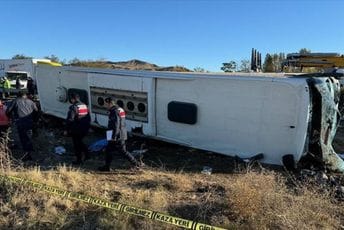 Turska: U prevrtanju autobusa poginulo šest osoba