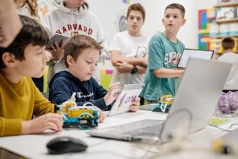 Kompanija One podrška djeci u razvijanju interesovanja za programiranje, inženjering i nauku