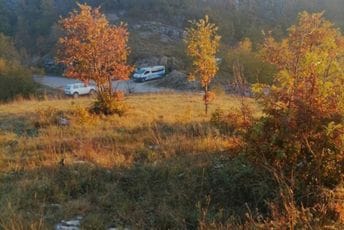 Ponovo blokiran put ka Ljeskovim dolima, policija ne dozvoljava prolaz Ponovo blokiran put ka Ljeskovim dolima, policija ne dozvoljava prolaz