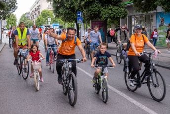 Kritična masa podgoričkim ulicama: Za biciklističke staze do Maslina