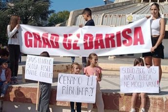 Sljedeći protest ispred Višeg suda, ne odustaju do izmjene Zakona o postupanju prema maloljetnicima