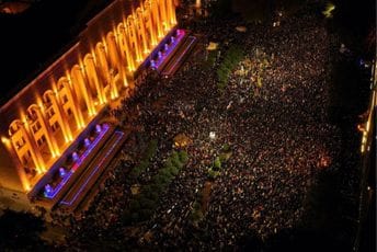 Nepregledne mase na ulicama Tbilisija: Opozicija upravo ispostavila jedan zahtjev, neče ulaziti u parlament