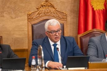 Mandić propustio da uputi čestitku građanima: Predsjednik Skupštine ignoriše Dan nezavisnosti
