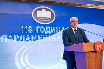 Mandić: Crna Gora punim plućima živi demokratiju, nikad prije nijesmo imali ovakvu Vladu Mandić: Crna Gora punim plućima živi demokratiju, nikad prije nijesmo imali ovakvu Vladu