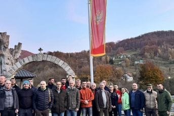 Uhapšene četiri osobe u Mojkovcu: Osumnjičeni da su pokušali da slome jarbol u Štitarici