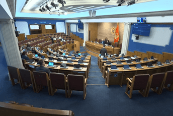 Radunović: Projekat Velje brdo nije predizborna fatamorgana; Huter: Velja prevara Radunović: Projekat Velje brdo nije predizborna fatamorgana; Huter: Velja prevara