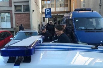 Bećirović izveden iz tužilaštva, u toku saslušanje njegovog sina i Mijatovića Bećirović izveden iz tužilaštva, u toku saslušanje njegovog sina i Mijatovića