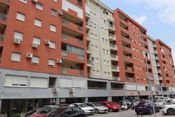 Država gubi između 20 i 30 miliona eura zbog nelegalnog izdavanja stanova