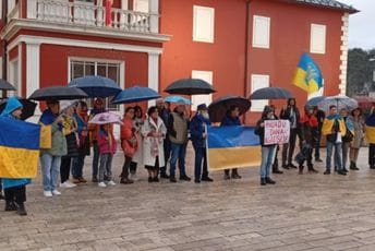 Na Cetinju održana šetnja za Ukrajinu: Hiljadu dana agresije