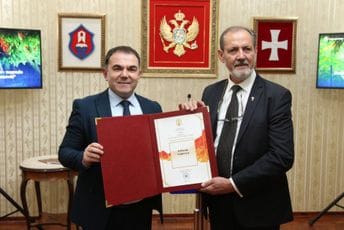 Nagrada „Aleksandar Leso Ivanović“ uručena pjesniku Sretenu Vujoviću