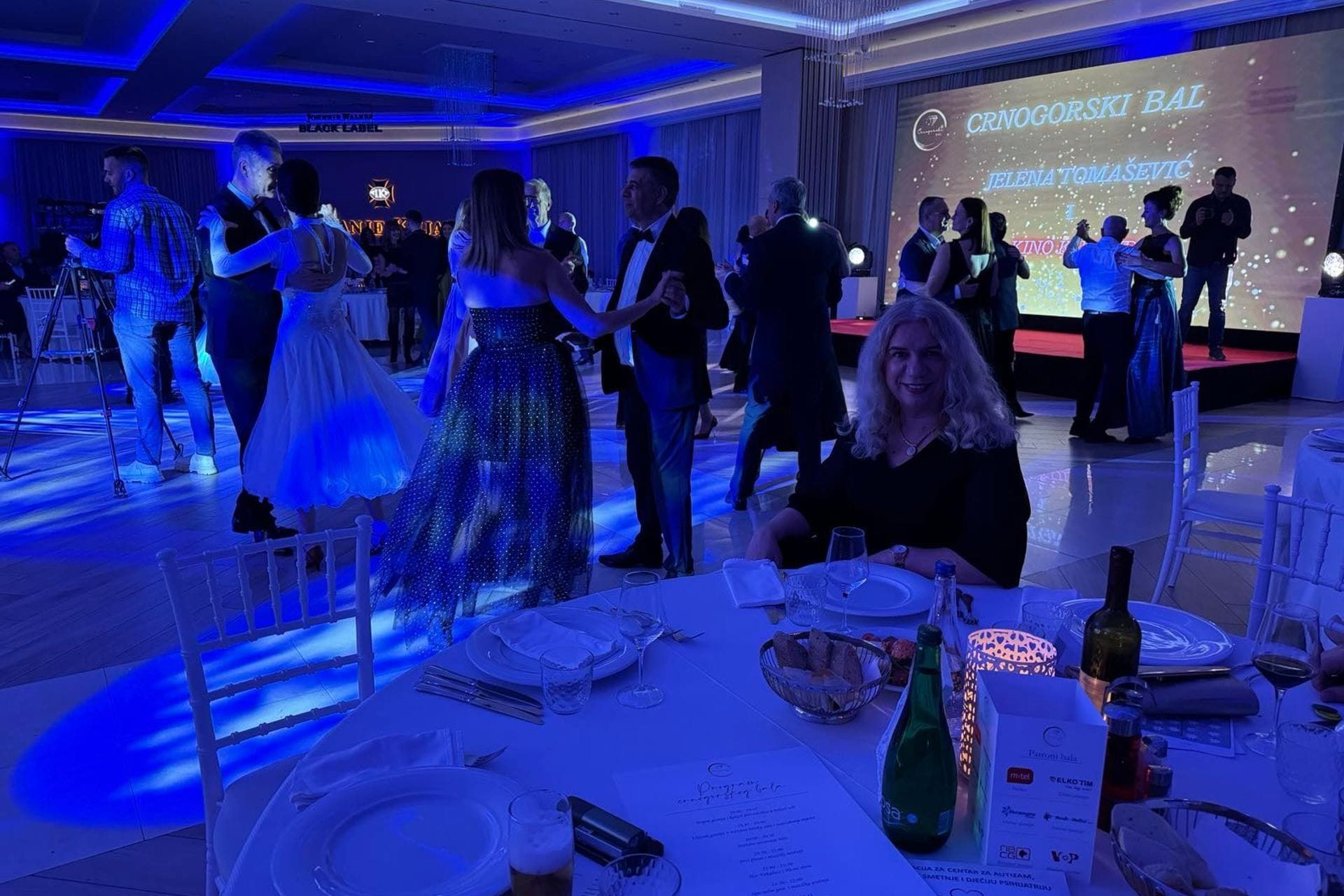Fotografija 2: (FOTO/VIDEO) Pogledajte kako je bilo na drugom Crnogorskom balu
