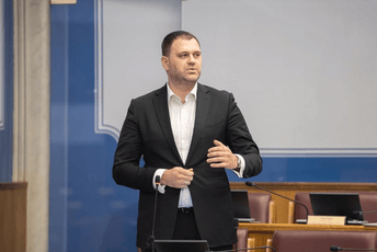 Anđušić o Ulici Vojislavljevića: Na sličan način uskoro će biti “otvoren” i bulevar Tivat-Jaz, kako rekoše “sa 4 prohodne trake”