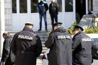 Drama u BiH: Došao u policijsku stanicu i izvadio bombu