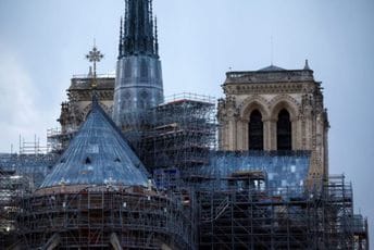 Nesvakidašnji uvid u monumentalni poduhvat rekonstrukcije: “Neimari i zanatlije gradilišta Notr Dam” sjutra u Podgorici