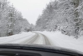 Zabijelio put Žabljak - Pljevlja: Kolovoz klizav, vozačima se preporučuje oprez