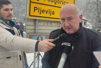 Vranešani prekidaju protest dok policija ne završi kontrolu zaposlenih