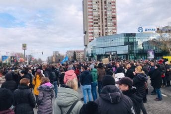 Protest u Novom Sadu: Traži se razrješenje gradonačelnika Novog Sada i premijera Srbije