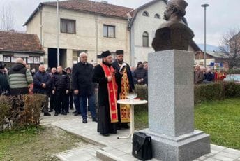 Mandić otkrio bistu Marka Miljanova na trgu u Beranama